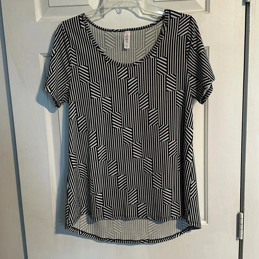 Lula Roe Black and White Top Medium